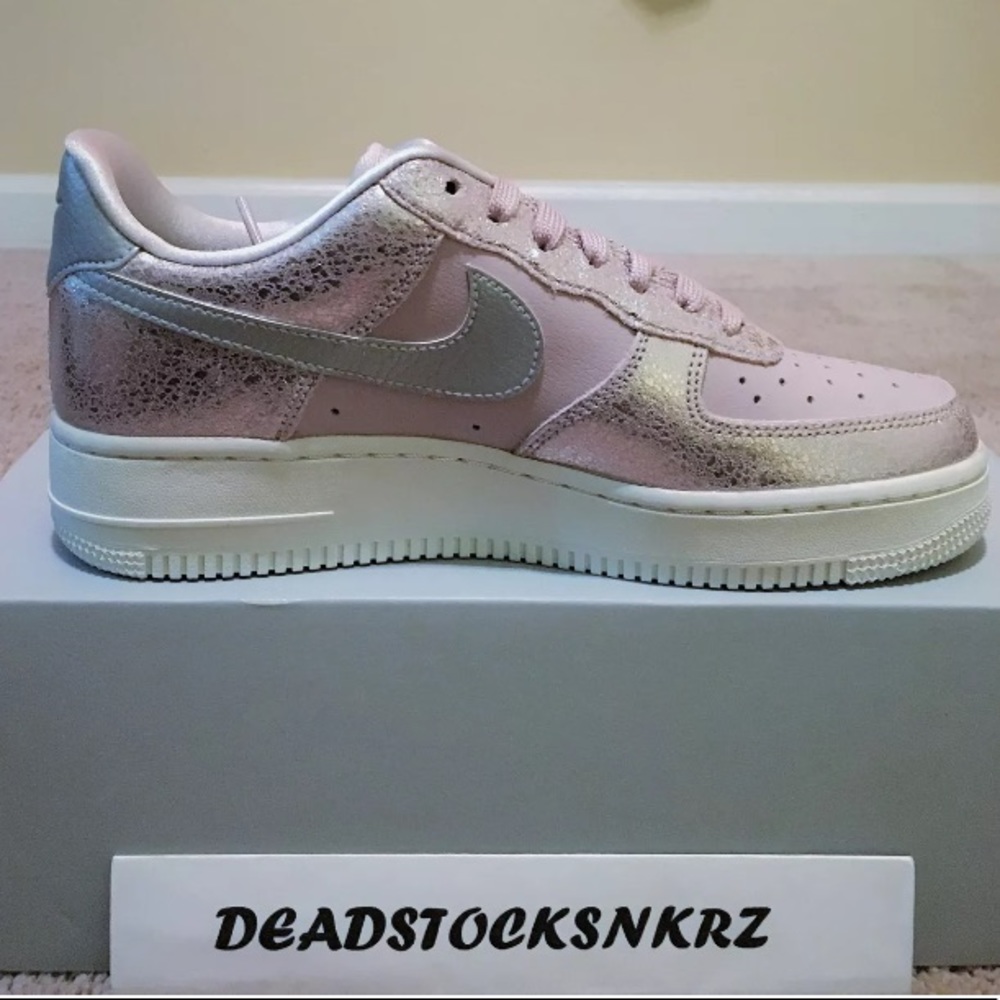 WMNS Nike Air Force 1 '07 PRM "Particle Rose" - Picture 2 of 6